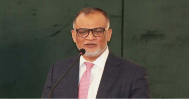 বৈশ্বিক প্রতিযোগিতায় বাংলাদেশের সক্ষমতা বাড়বে: বাণিজ্য উপদেষ্টা